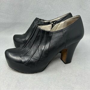 Hinge Black Leather Caged Heel Ankle Booties, Women’s Size 7.